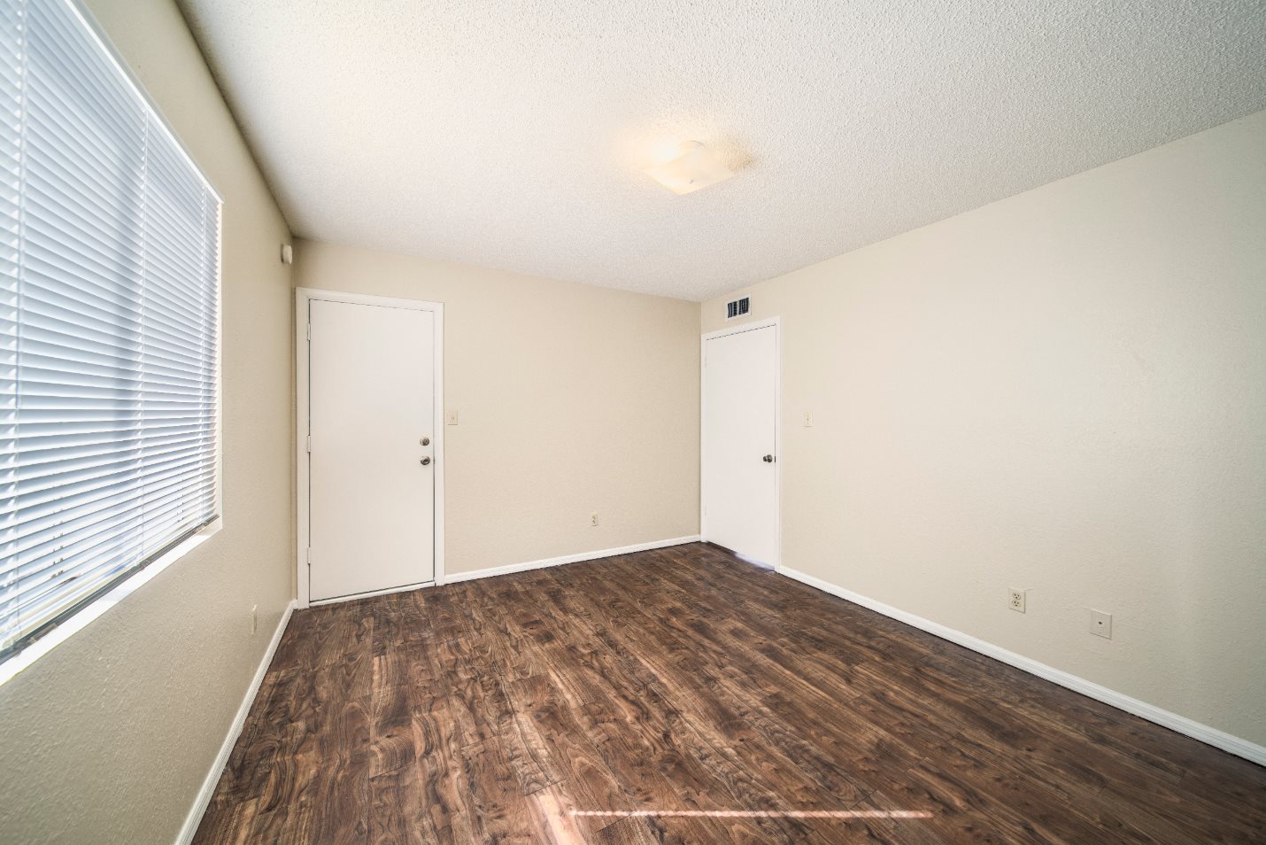 Gallery Photo 11